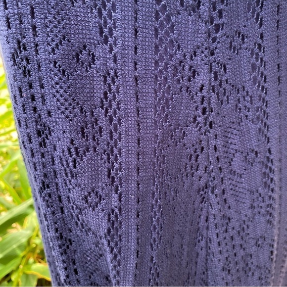 Roxy dress in a navy color size small with lining. EUC - Picture 4 of 9